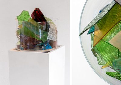 "Bruchglas im Glas" von Luise Wittmann | 2020 | H: 30 cm | Fotografie | unverkäuflich | Kunstverein Traunstein
